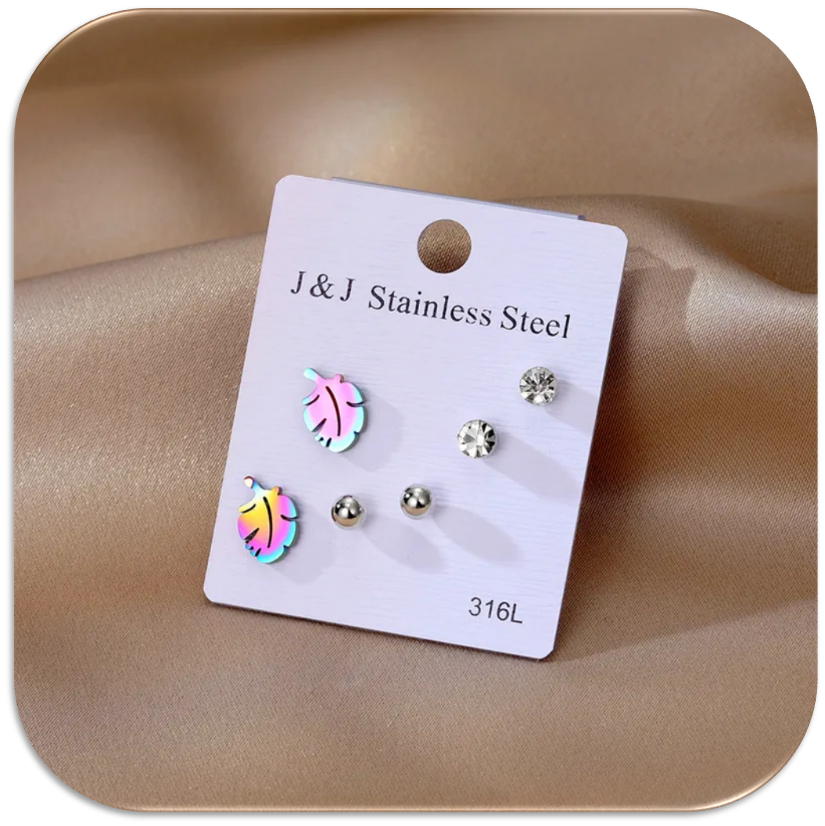 Women’s Stainless Steel Leaf Earrings with Gold Plating and Sparkling Rhinestone Zircon Details. (LFA1411018)